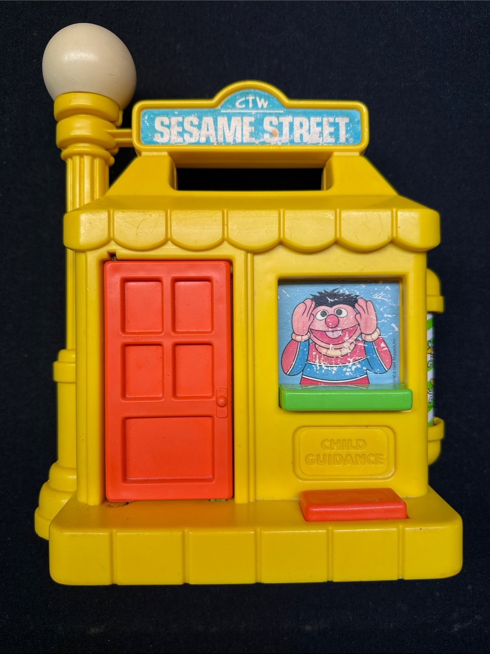 Vintage Sesame Street Take Along
House Toy Child Guidance CBS Toys 1984
Ernie
